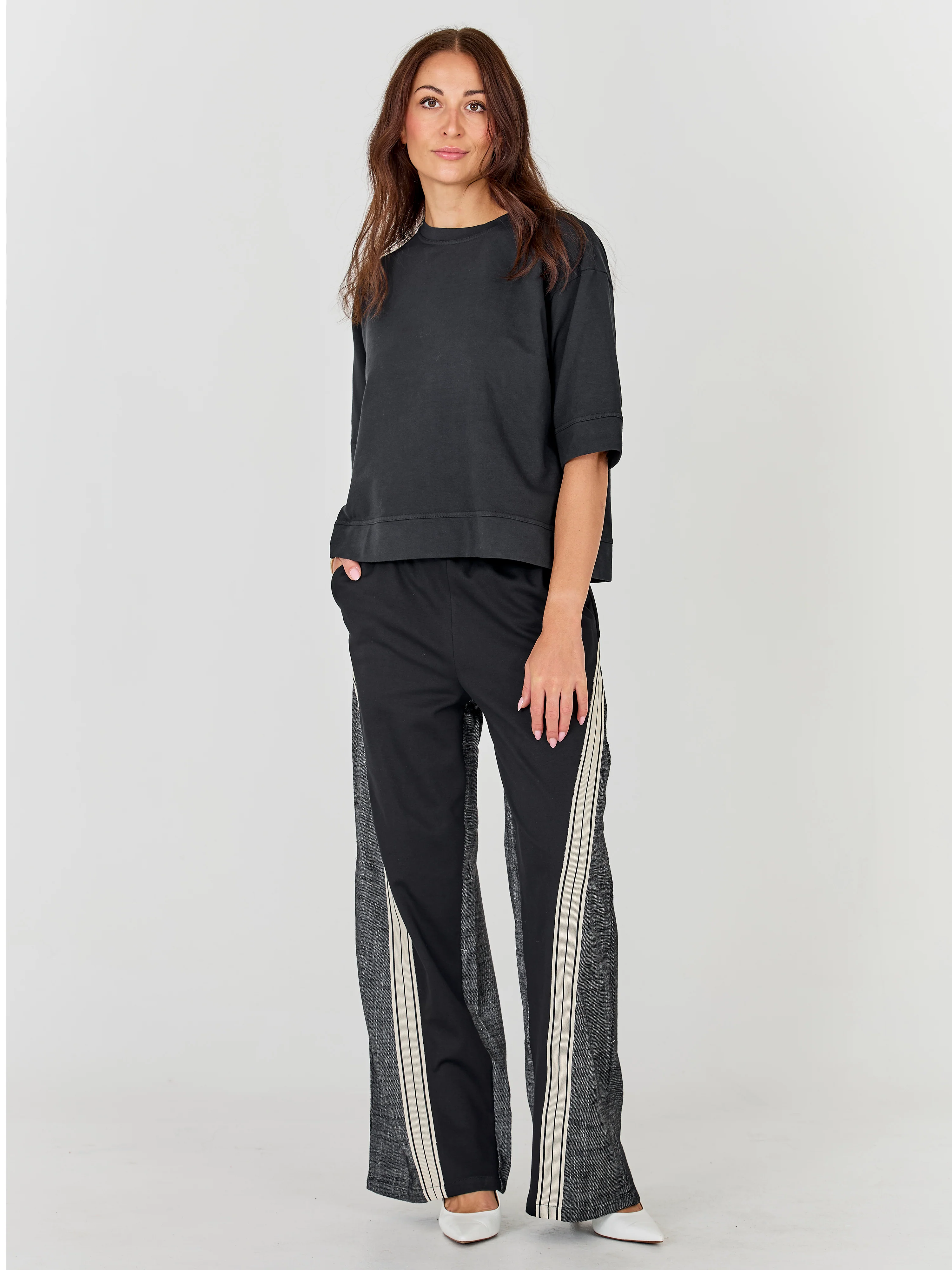 Alma Sweat - Black - Image 4