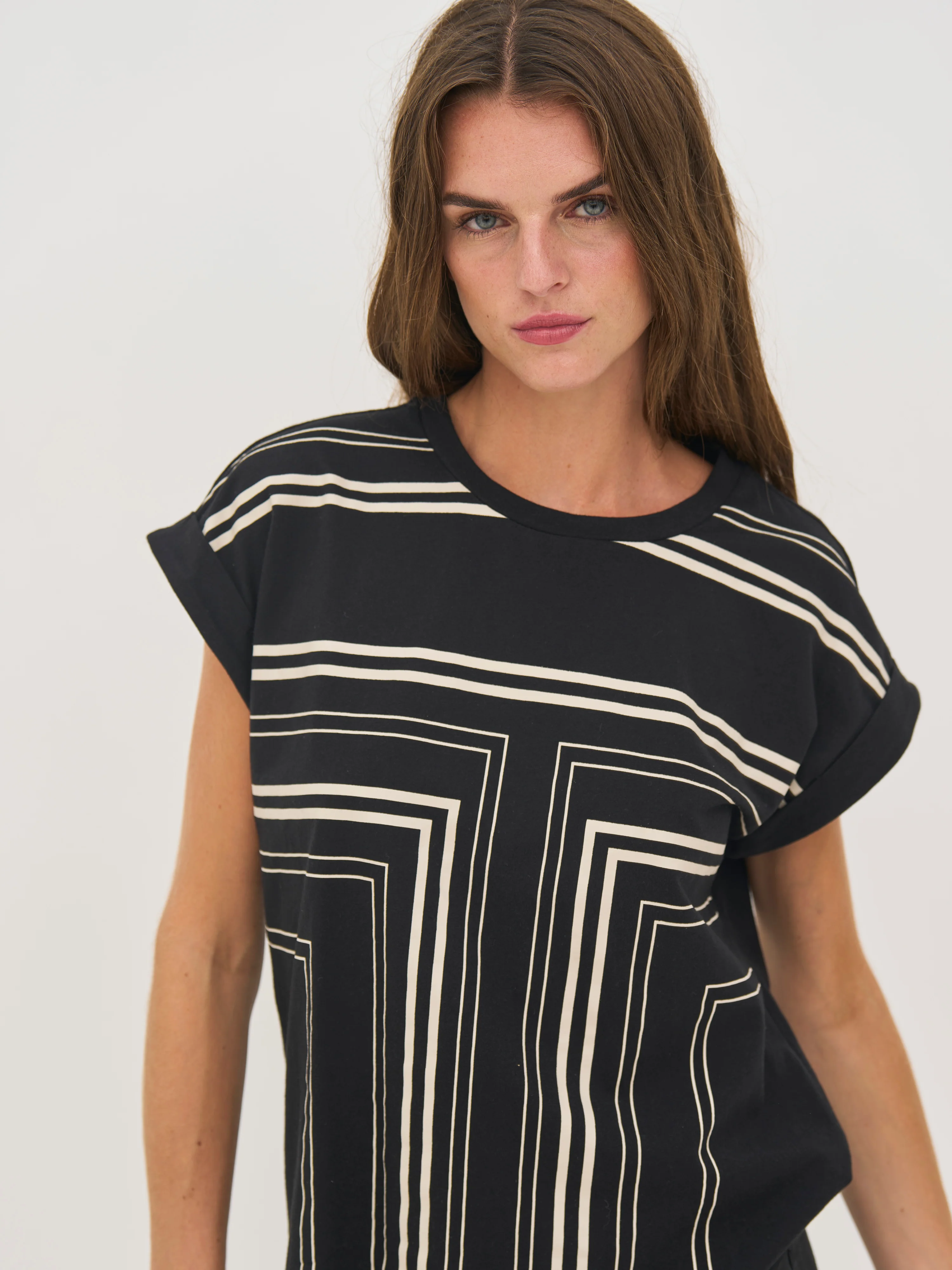 DAIMI Tee - Black - Image 2